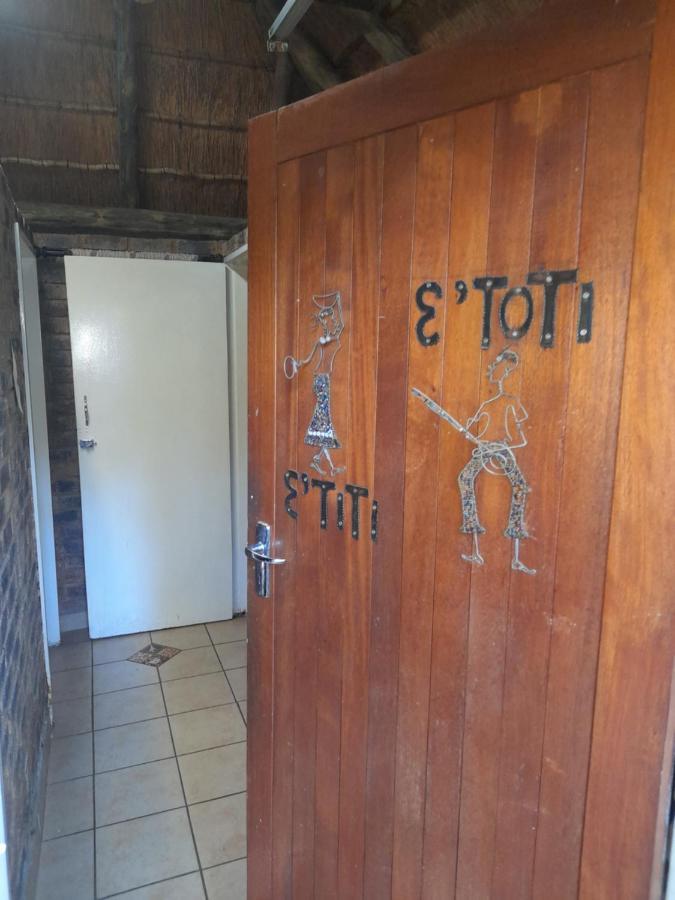 1322 Backpackers International Hostel Pretoria-Noord Buitenkant foto
